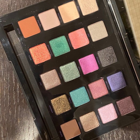 Urban Decay Vice Eyeshadow Palette - Picture 2 of 2